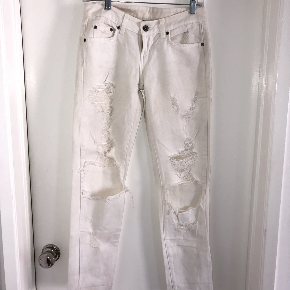 Carmar white cropped jeans size 24